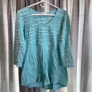 HABITAT • Women’s Blue/White Lined Design Textured Top Size Medium